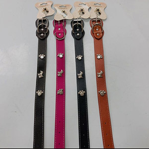 Collar para mascota con cuentas en forma de huellas